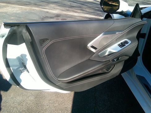 Used 2023 Chevrolet Corvette Stingray Preferred Cpe w/ Battery Protection Package image 10