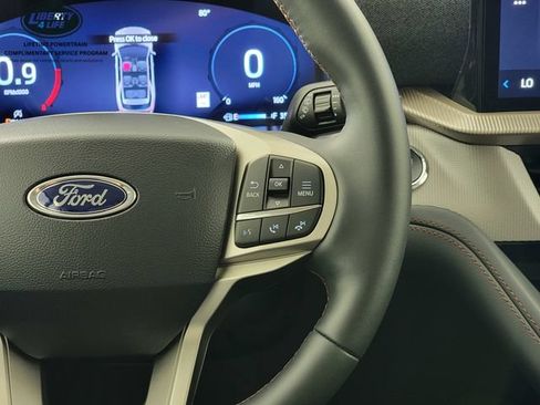Used 2026 Ford Explorer Active AWD/4WD image 31