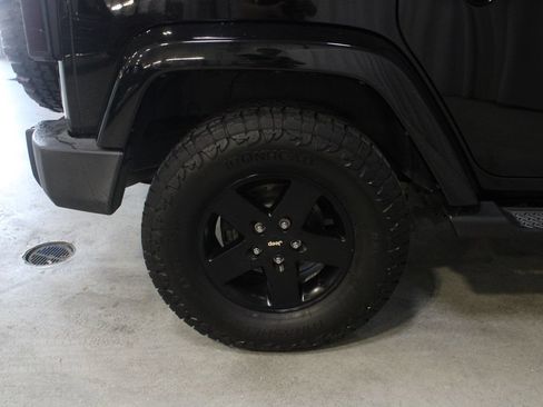 Used 2015 Jeep Wrangler Unlimited Sahara AWD/4WD image 23