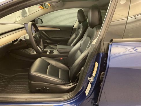 Used 2023 Tesla Model 3 Standard Range image 17