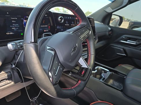 Used 2025 Chevrolet Silverado EV RST AWD/4WD image 10