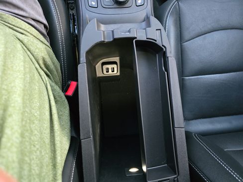 Used 2023 GMC Terrain SLT w/ Tech Package AWD/4WD image 29