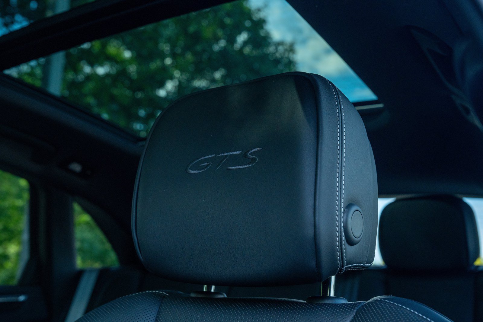 Certified 2024 Porsche Macan GTS AWD/4WD image 31