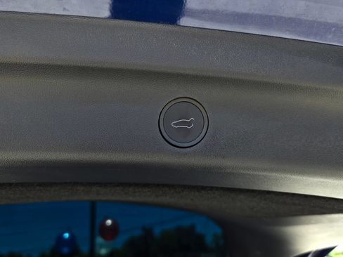 Used 2023 Tesla Model Y Performance AWD/4WD image 23