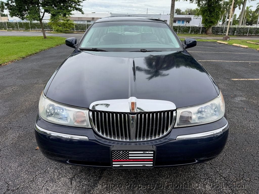 Used 1999 Lincoln Town Car Signature RWD image 5