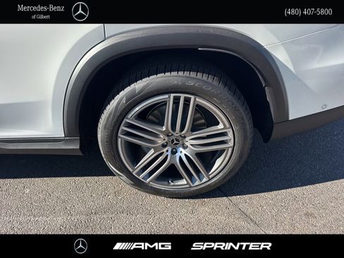 New 2026 Mercedes-Benz GLS 450 4MATIC image 9