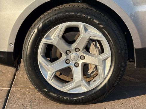 Used 2020 Land Rover Range Rover Sport HSE image 32