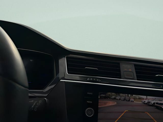 Certified 2024 Volkswagen Tiguan SE R-Line AWD/4WD image 19