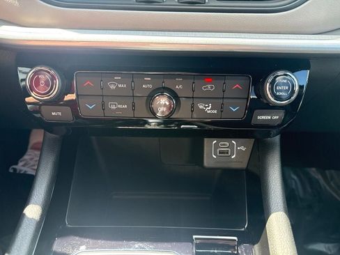 New 2026 Jeep Compass Limited AWD/4WD image 33