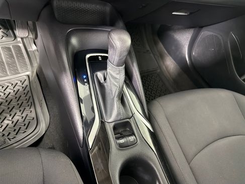 Used 2022 Toyota Corolla LE FWD image 17