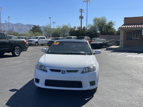 Used 2013 Scion tC FWD image 8