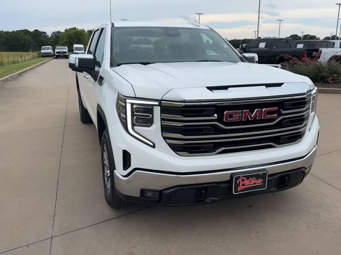 Used 2024 GMC Sierra 1500 SLT AWD/4WD image 3