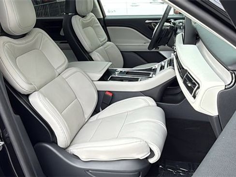 New 2025 Lincoln Aviator Reserve w/ Equipment Group 201A image 10