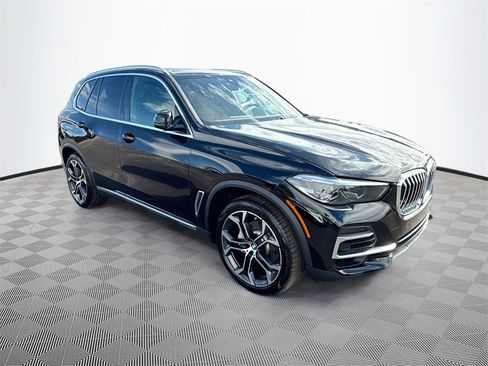 Used 2022 BMW X5 xDrive40i w/ Premium Package image 4