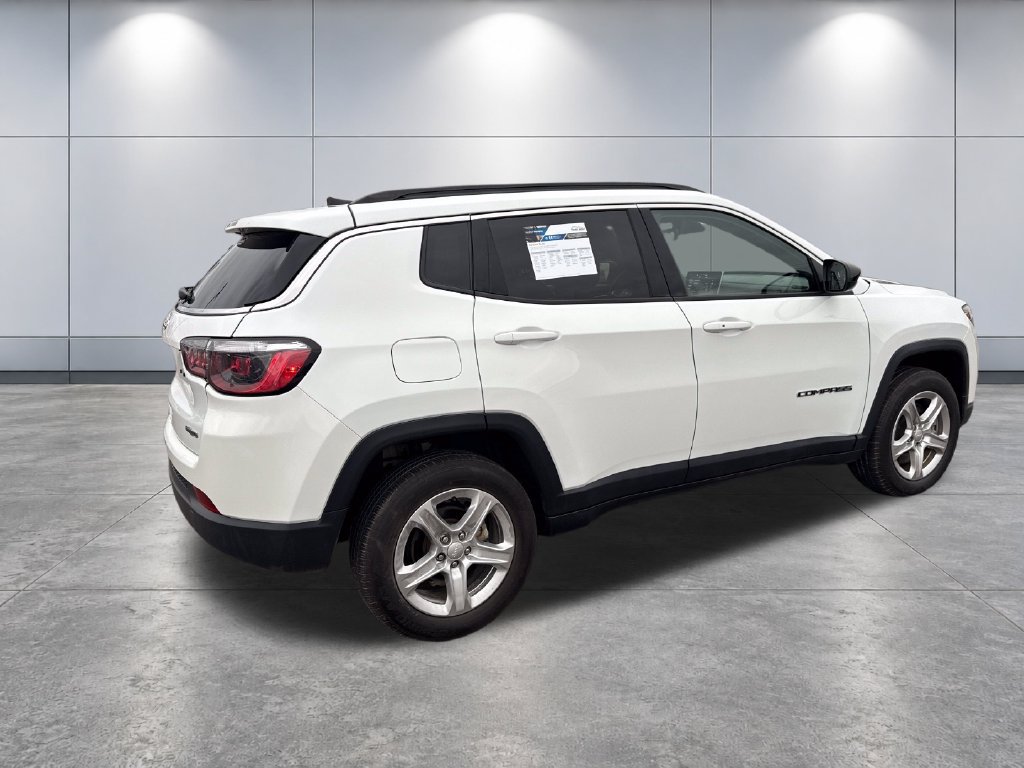 Used 2023 Jeep Compass Latitude AWD/4WD image 5
