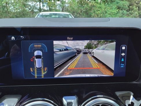 New 2025 Mercedes-Benz GLA 250 4MATIC image 17