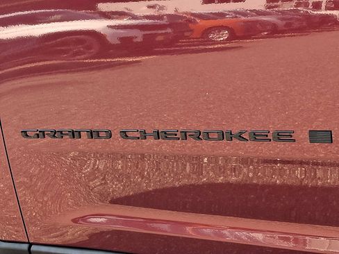 Used 2023 Jeep Grand Cherokee L Laredo AWD/4WD image 35