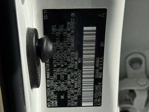 Used 2011 Toyota Highlander Limited w/ Tow Pkg FWD image 31