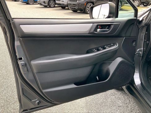 Used 2019 Subaru Outback 2.5i Premium image 21