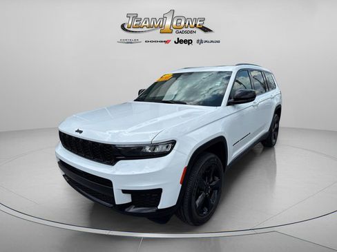 Used 2023 Jeep Grand Cherokee L Laredo RWD image 4