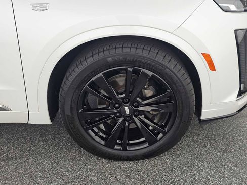 Used 2020 Cadillac XT6 Premium Luxury FWD image 9