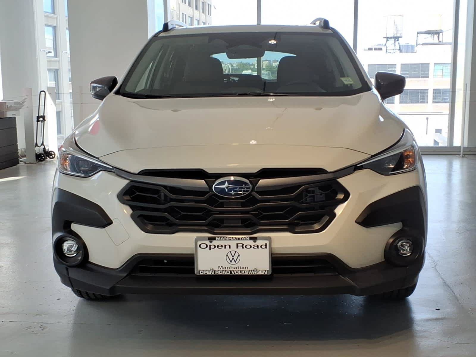 Used 2024 Subaru Crosstrek 2.0i Premium AWD/4WD image 2