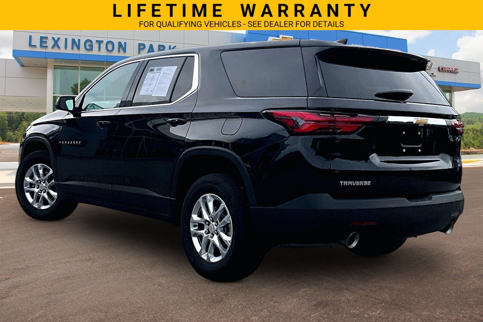 Certified 2022 Chevrolet Traverse LS FWD image 2