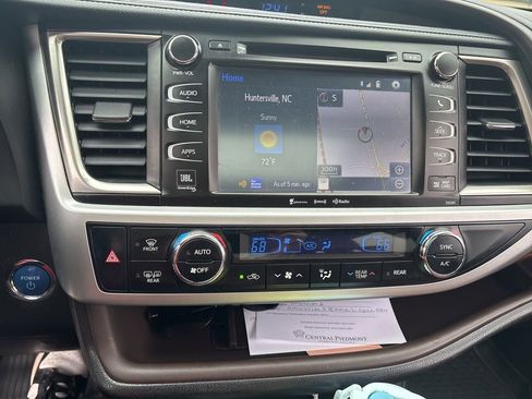 Used 2019 Toyota Highlander Limited image 13