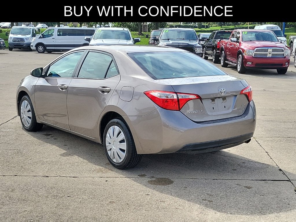 Used 2015 Toyota Corolla LE FWD image 3