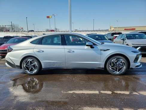 New 2026 Hyundai Sonata SEL image 3