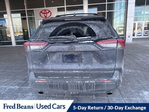 Used 2022 Toyota RAV4 XLE w/ XLE Grade Weather Package image 7