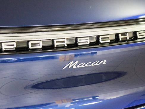 Used 2025 Porsche Macan image 14