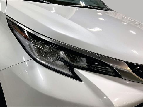 Certified 2023 Toyota Sienna Limited AWD/4WD image 28
