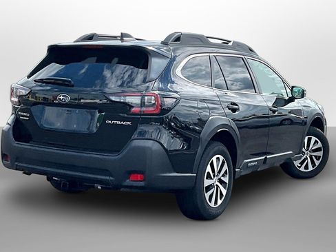 Used 2023 Subaru Outback Premium AWD/4WD image 11