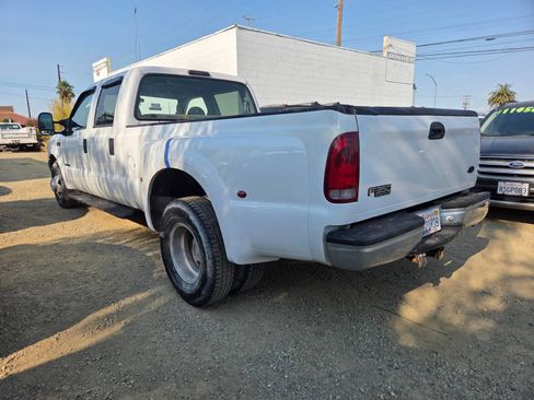 Used 2000 Ford F350 Lariat image 2