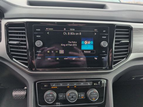 Used 2022 Volkswagen Atlas Cross Sport SE image 19