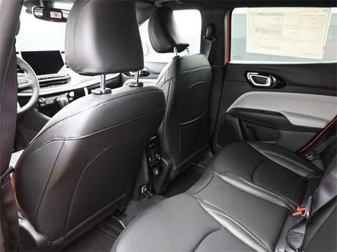 New 2026 Jeep Compass Limited w/ Mopar Graphics Package image 17