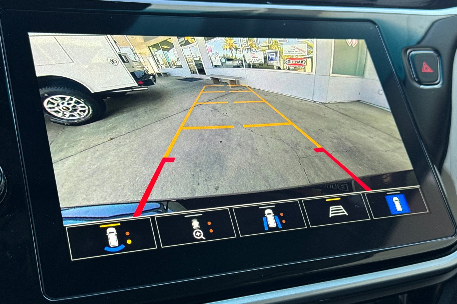 Used 2023 Chevrolet Bolt LT w/ Infotainment Package FWD image 21
