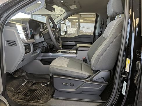 Certified 2023 Ford F350 XLT w/ 360-Degree Camera Package image 12