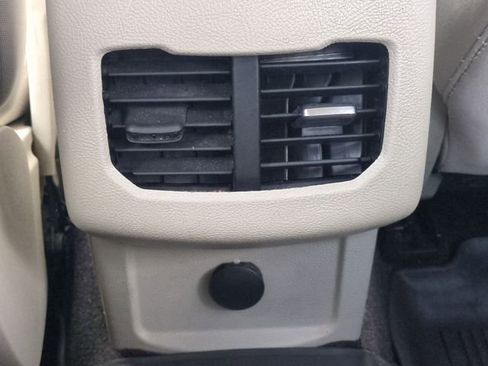 Used 2020 Ford Fusion SE FWD image 23