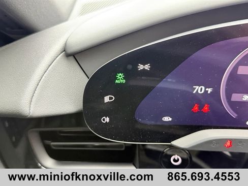 Used 2023 Porsche Taycan image 30