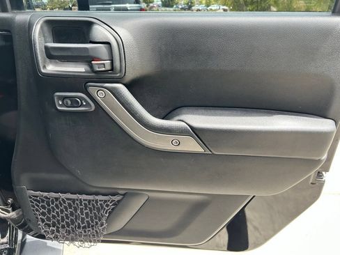 Used 2018 Jeep Wrangler Unlimited Sport S AWD/4WD image 29