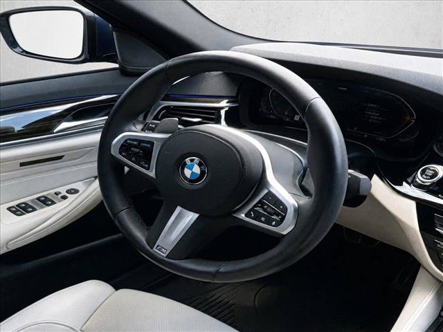 Used 2023 BMW 540i w/ Executive Package RWD image 25