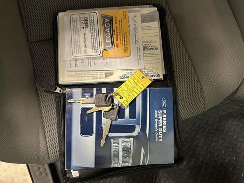 Used 2005 Ford F250 XLT image 30
