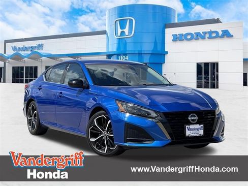 Used 2025 Nissan Altima 2.5 SR image 1