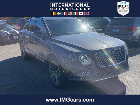 Used 2018 Bentley Bentayga W12 image 1