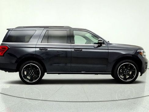Used 2023 Ford Expedition Limited AWD/4WD image 4