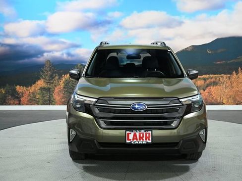Used 2025 Subaru Forester Premium AWD/4WD image 3