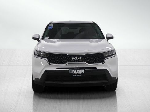 Used 2023 Kia Sorento LX image 9