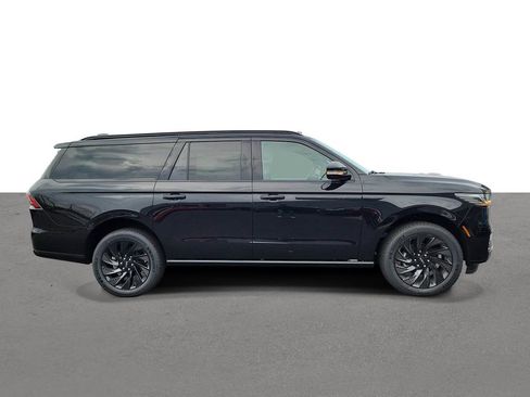 New 2025 Lincoln Navigator L Reserve w/ Jet Appearance Package image 4